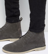 ASOS DESIGN - Desert boots pointure large en daim à détail en cuir - Gris - Gris