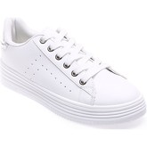 Chaussures La Modeuse Baskets blanches avec empiècement argenté