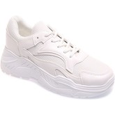 Chaussures La Modeuse Baskets blanches à semelle épaisse