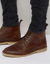 ASOS DESIGN - Desert boots en cuir avec détail en daim - Fauve - Fauve