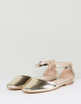 Glamorous - Chaussures plates avec bride dorée à la cheville - Doré